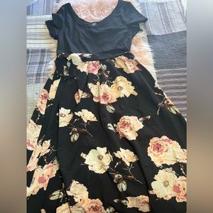 Women's Round Neck Floral Print Short Sleeve Dresses